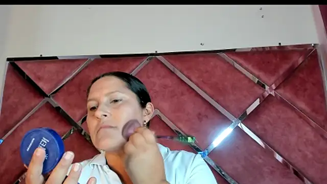 KikaDuque online show from 18, 6, 2026