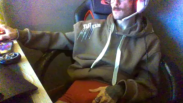 Dikklauss online show from 19, 10, 2025