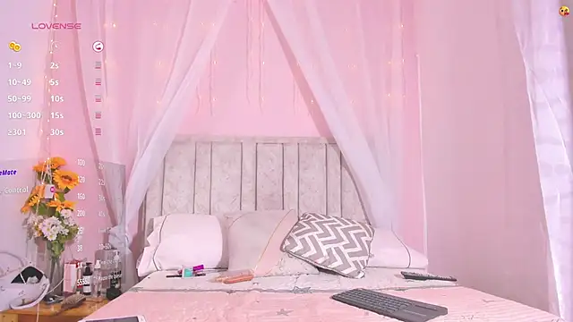 Rachellcooperrr online show from 15, 9, 2025