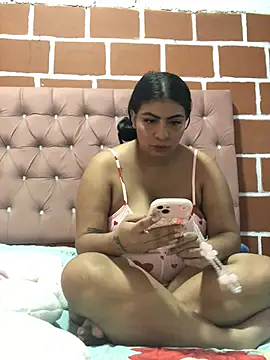 Rachellcooperrr online show from 20, 5, 2026