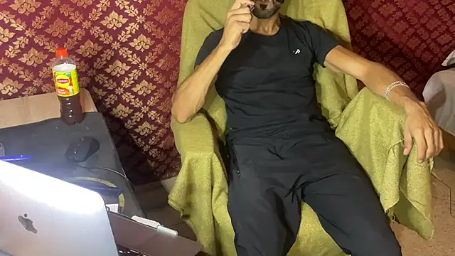 Snapshot of JUSTFORRICH chatting on 10, 10, 2025 JUSTFORRICH online show from 10, 10, 2025