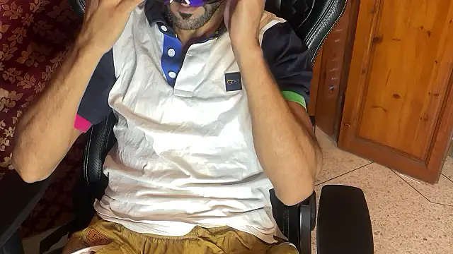 Snapshot of JUSTFORRICH chatting on 17, 10, 2025 JUSTFORRICH online show from 17, 10, 2025