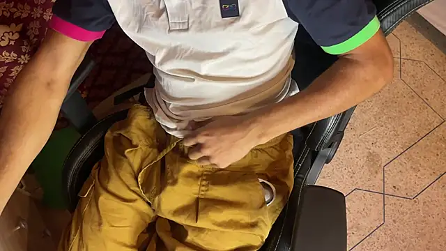 Snapshot of JUSTFORRICH chatting on 18, 10, 2025 JUSTFORRICH online show from 18, 10, 2025