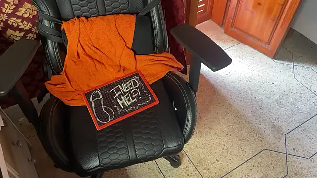 Snapshot of JUSTFORRICH chatting on 25, 10, 2025 JUSTFORRICH online show from 25, 10, 2025