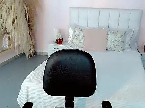 Snapshot of nathalialoes1 chatting on 2, 10, 2025 nathalialoes1 online show from 2, 10, 2025