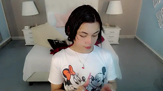 Snapshot of nathalialoes1 chatting on 16, 11, 2025 nathalialoes1 online show from 16, 11, 2025