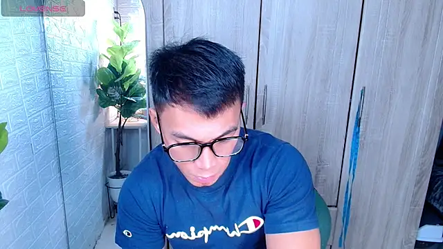 Snapshot of PinooyMilker chatting on 18, 12, 2025 PinooyMilker online show from 18, 12, 2025