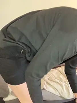 Snapshot of Lesamantssexy chatting on 8, 2, 2026 Lesamantssexy online show from 8, 2, 2026