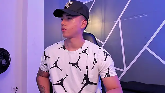 Snapshot of Draven_Marceaux chatting on 13, 2, 2026 Draven Marceaux online show from 13, 2, 2026