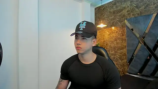 Snapshot of Draven_Marceaux chatting on 4, 3, 2026 Draven Marceaux online show from 4, 3, 2026