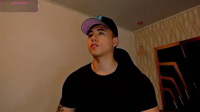 Snapshot of Draven_Marceaux chatting on 12, 3, 2026 Draven Marceaux online show from 12, 3, 2026