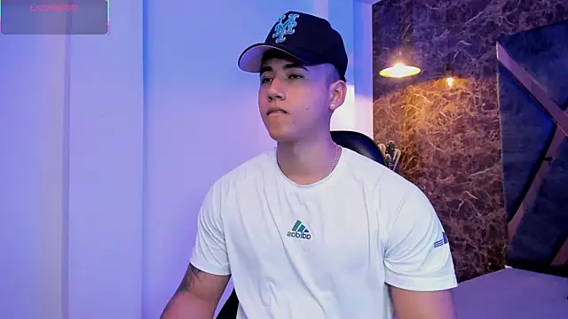 Snapshot of Draven_Marceaux chatting on 7, 4, 2026 Draven Marceaux online show from 7, 4, 2026