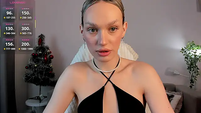 Ice Strawberry online show from 1, 12, 2025