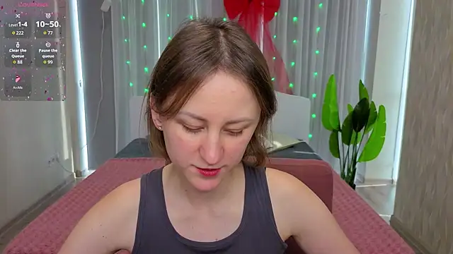 LuluChiiii online show from 15, 12, 2025