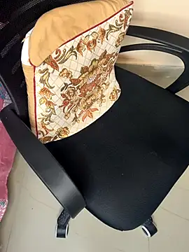 Snapshot of linishal chatting on 13, 10, 2025 linishal online show from 13, 10, 2025