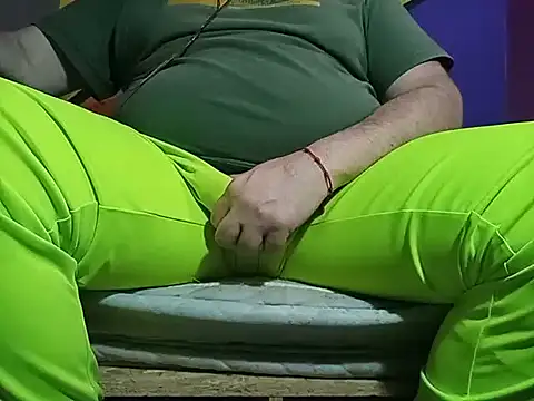 Snapshot of BabyBearMilk chatting on 13, 11, 2025 BabyBearMilk online show from 13, 11, 2025