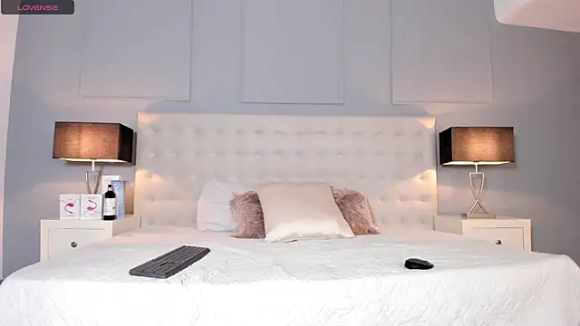 KellyRooss online show from 18, 9, 2025