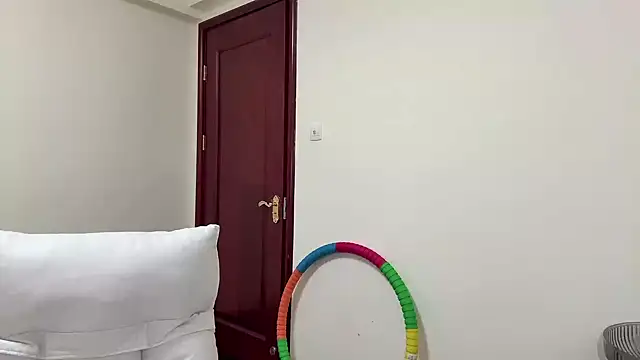 Snapshot of Nicole-13 chatting on 6, 4, 2026 Nicole-13 online show from 6, 4, 2026