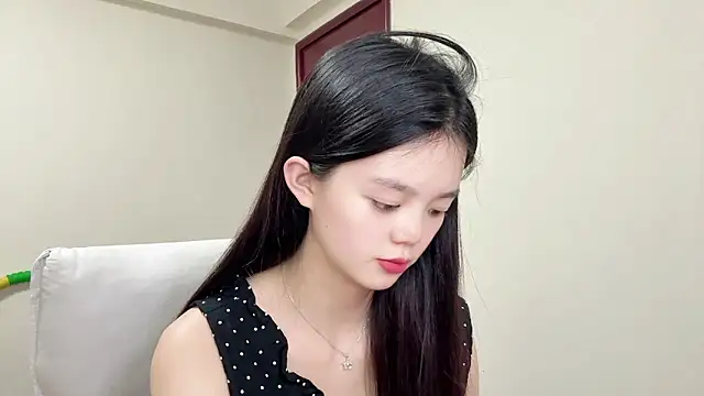 Snapshot of Nicole-13 chatting on 15, 6, 2026 Nicole-13 online show from 15, 6, 2026