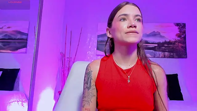 Snapshot of aitana_baker_ chatting on 3, 10, 2025 aitana baker online show from 3, 10, 2025