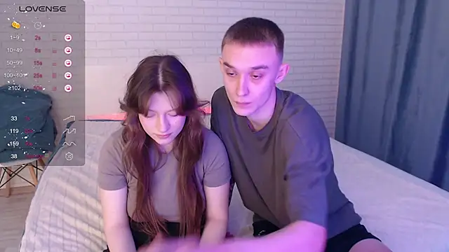 Blushing couple online show from 19, 9, 2025