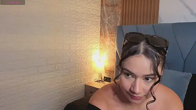 Snapshot of nathalia_koch_ chatting on 4, 4, 2026 nathalia koch online show from 4, 4, 2026