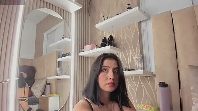 Melani Rosse online show from 26, 10, 2025