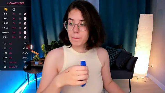 Snapshot of BellaCaress chatting on 16, 9, 2025 BellaCaress online show from 16, 9, 2025