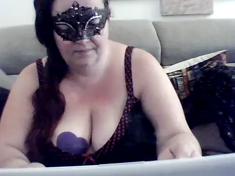 Snapshot of Valendra_ chatting on 10, 9, 2025 Valendra online show from 10, 9, 2025