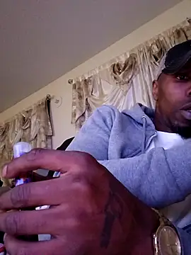 Snapshot of lathadon chatting on 8, 4, 2026 lathadon online show from 8, 4, 2026