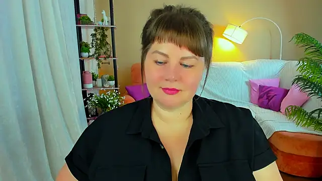 Snapshot of CrystaalStaar chatting on 10, 10, 2025 CrystaalStaar online show from 10, 10, 2025