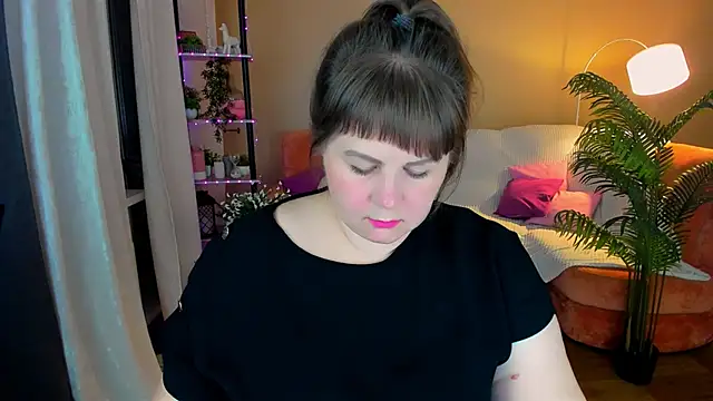 Snapshot of CrystaalStaar chatting on 13, 10, 2025 CrystaalStaar online show from 13, 10, 2025