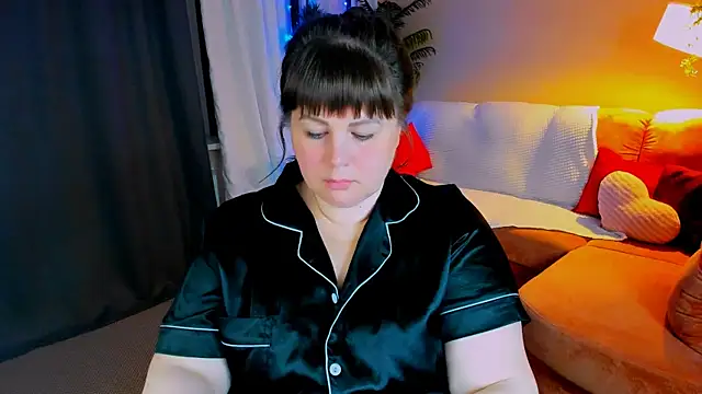 CrystaalStaar online show from 10, 5, 2026