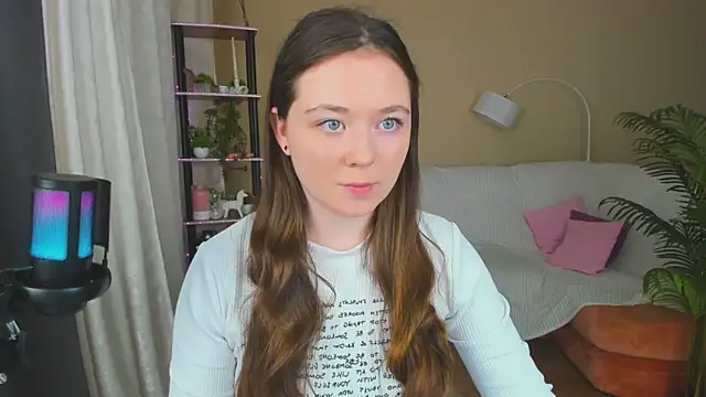 Snapshot of AlluringLookk chatting on 19, 9, 2025 AlluringLookk online show from 19, 9, 2025