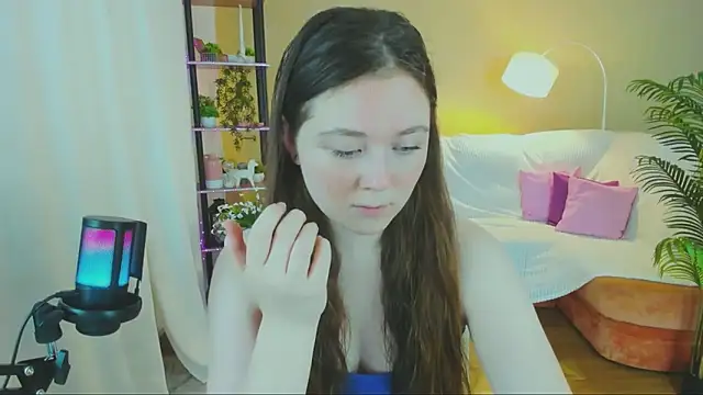 Snapshot of AlluringLookk chatting on 24, 9, 2025 AlluringLookk online show from 24, 9, 2025