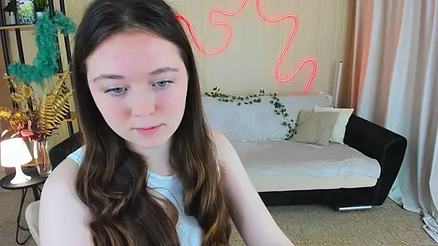 Snapshot of AlluringLookk chatting on 4, 10, 2025 AlluringLookk online show from 4, 10, 2025