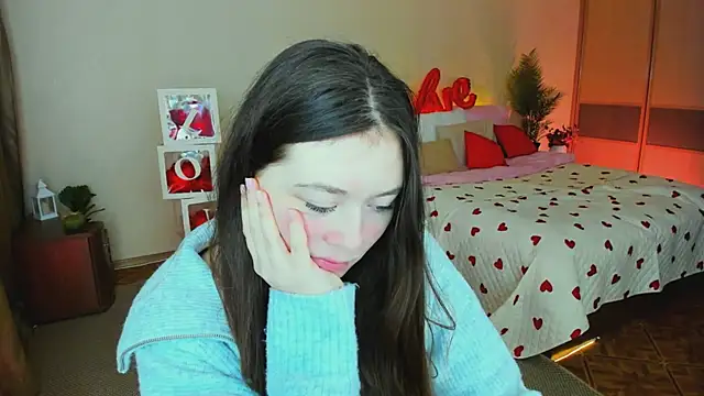 AlluringLookk online show from 14, 2, 2026