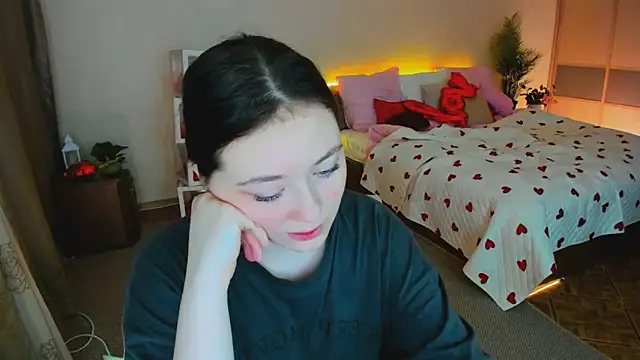 AlluringLookk online show from 15, 2, 2026