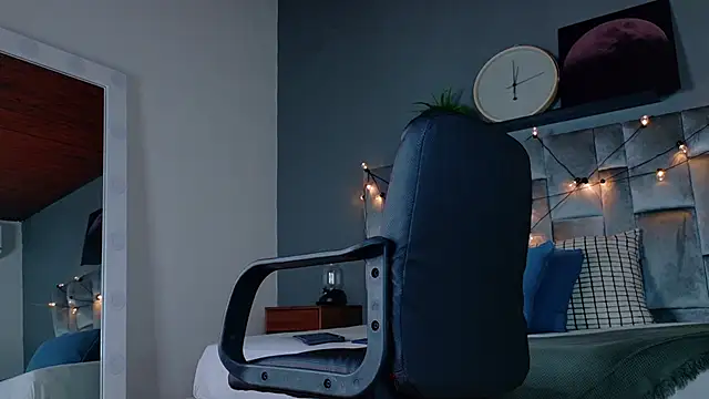 MrFox   online show from 5, 3, 2026