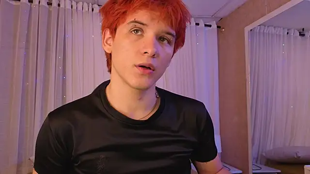 Snapshot of oliver_big19 chatting on 4, 10, 2025 oliver big19 online show from 4, 10, 2025