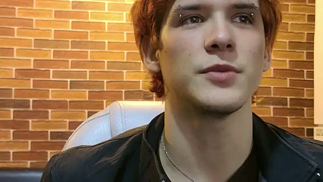 Snapshot of oliver_big19 chatting on 20, 10, 2025 oliver big19 online show from 20, 10, 2025