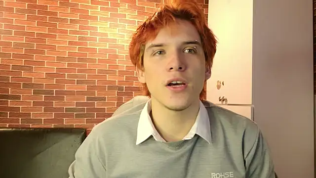 Snapshot of oliver_big19 chatting on 23, 10, 2025 oliver big19 online show from 23, 10, 2025