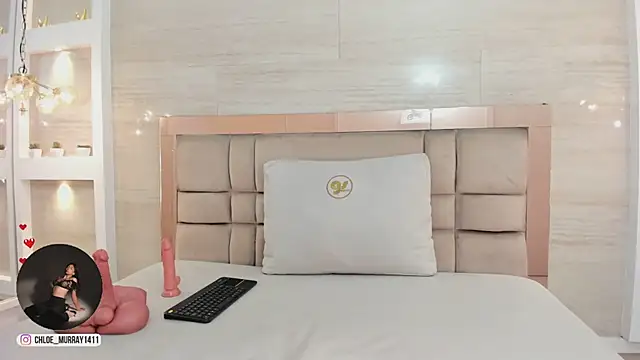 chloe murray online show from 25, 2, 2026