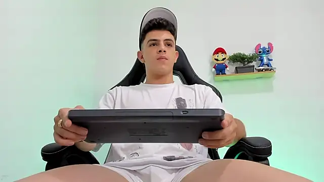 Mikecooper online show from 25, 2, 2026