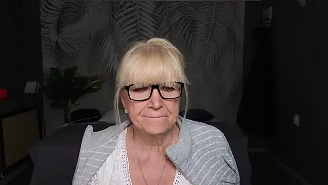 Snapshot of Sabina_Ros chatting on 1, 10, 2025 Sabina Ros online show from 1, 10, 2025