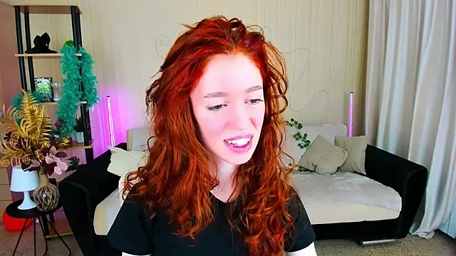 Snapshot of ChristinaConteeree chatting on 26, 11, 2025 ChristinaConteeree online show from 26, 11, 2025