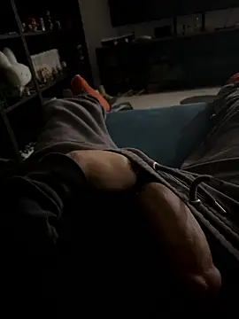 Snapshot of Frankieyyy1 chatting on 9, 1, 2026 Frankieyyy1 online show from 9, 1, 2026