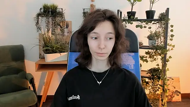 Snapshot of EmmanuellBrown chatting on 15, 3, 2026 EmmanuellBrown online show from 15, 3, 2026