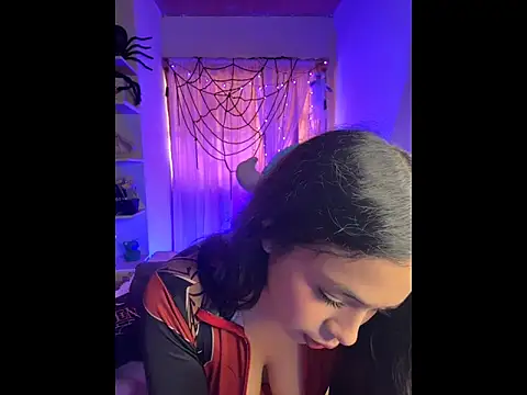 emma fiore4  online show from 7, 10, 2025