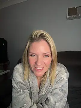 Lexi-Lux-X online show from 21, 11, 2025